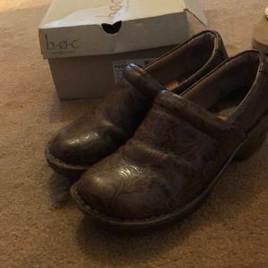 b.o.c. Clogs